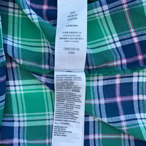 โค๏ธ Hollister green purple pink plaid button down shirt NWOT Size Small - Picture 2 of 6